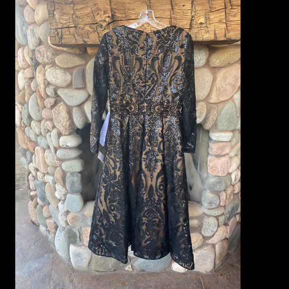 COPY - Mac Duggal - Picture 4 of 5